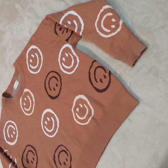 Altar'd State Smiley Face Oversized Knit Crew Neck Swester Womens Size M - Picture 5 of 11